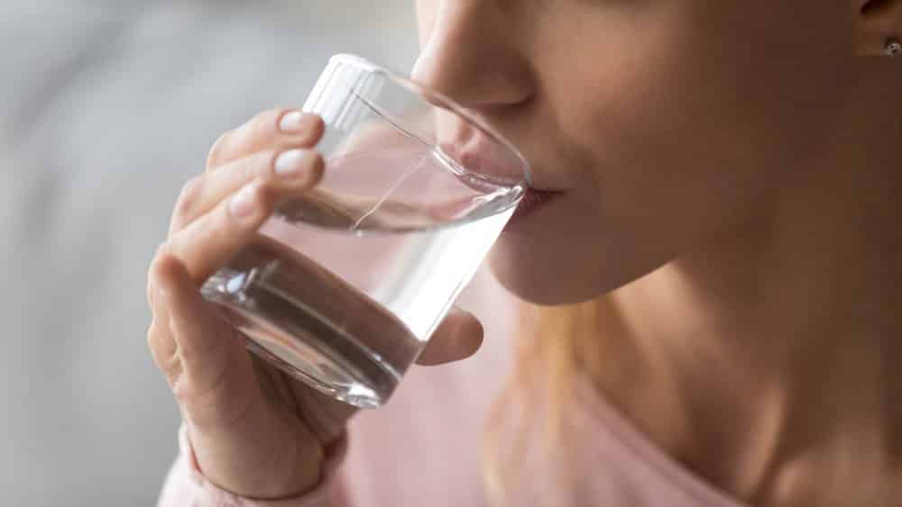 15 Benefits of Drinking Water 